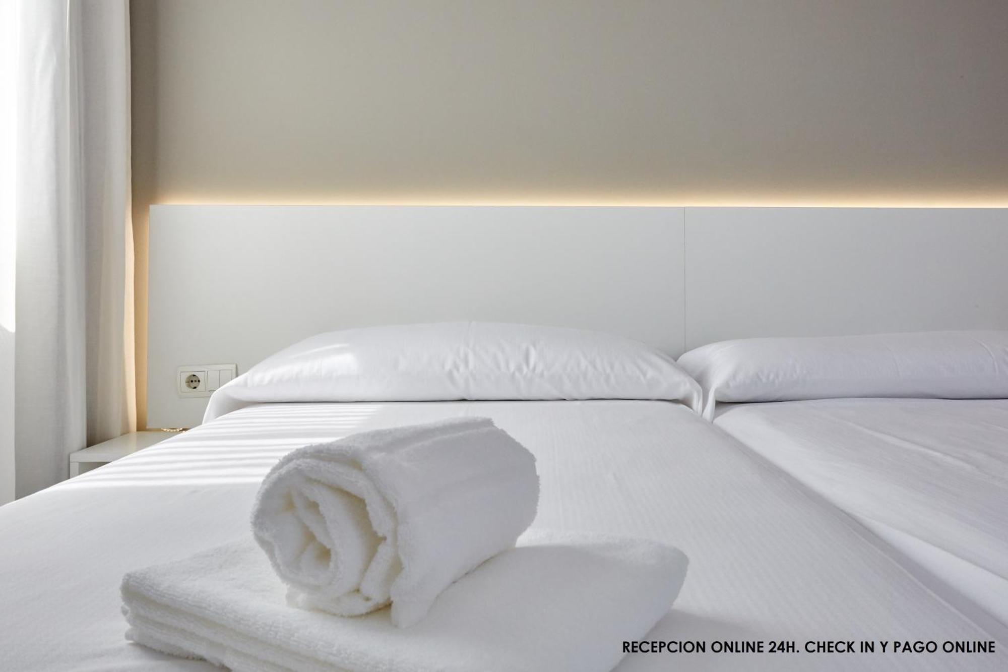 Hotel Dl Port Grao de Castellon Bagian luar foto